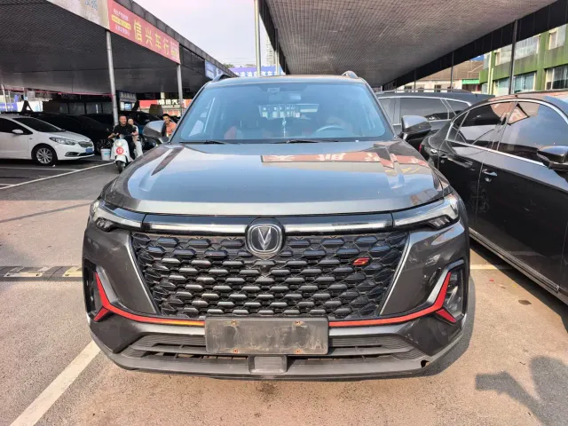 Changan CS35 Plus — Фото автомобиля 3