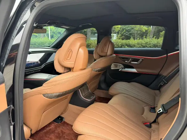 Mercedes-Benz E-Class — Фото автомобиля 7