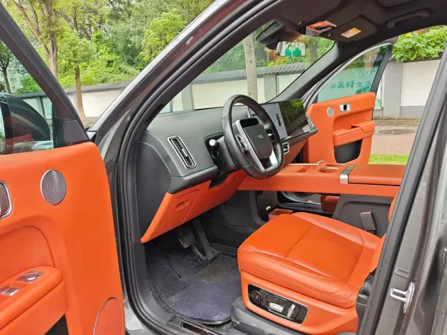 Li Auto L8 — Фото автомобиля 5
