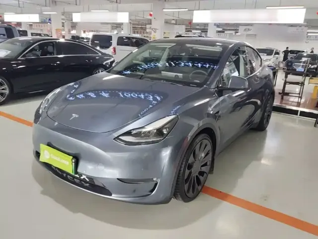 Фотография автомобиля — Tesla Model Y
