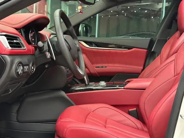 Maserati Ghibli — Фото автомобиля 4