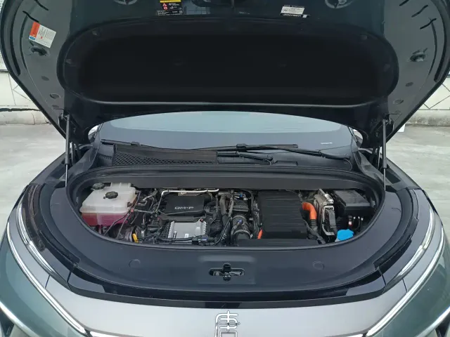 BYD Tang L — Фото автомобиля 6