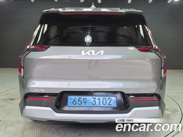 Kia EV9 — Фото автомобиля 2