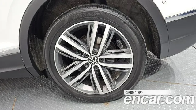 Volkswagen Tiguan Tiguan 2 поколение 2.0 TDI Prestige — Фото автомобиля 20