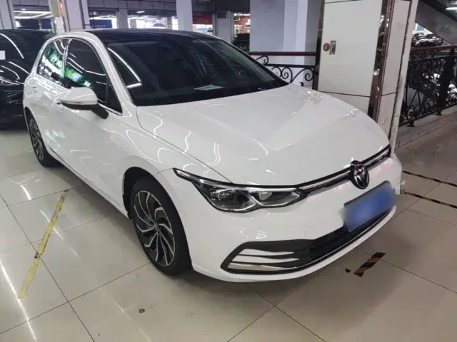 Volkswagen Golf 2023 280TSI DSG Pro — Фото автомобиля 3