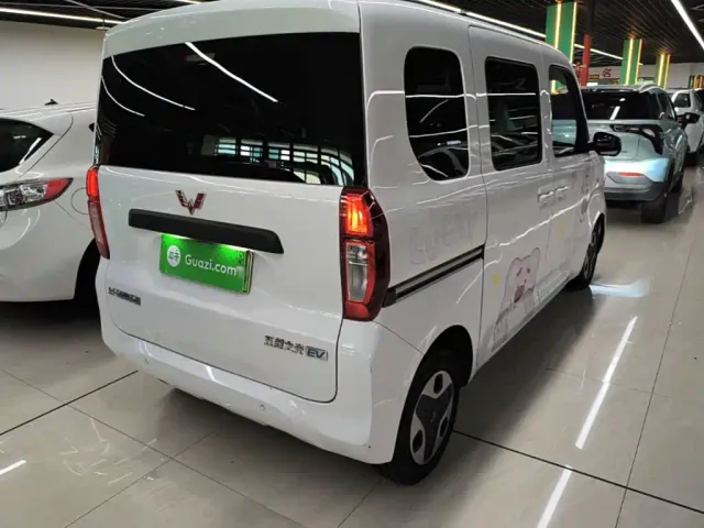Wuling Zhiguang NEV — Фото автомобиля 6