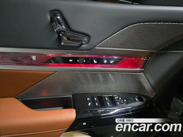 BMW 7 Series G70 — Фото автомобиля 17