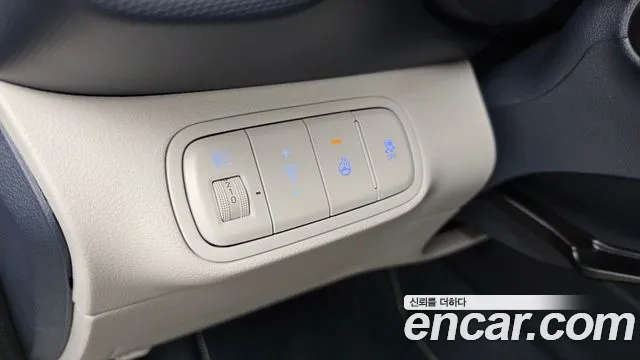 Hyundai Venue — Фото автомобиля 24