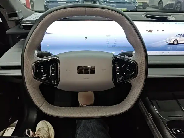 Geely Galaxy E8 — Фото автомобиля 10