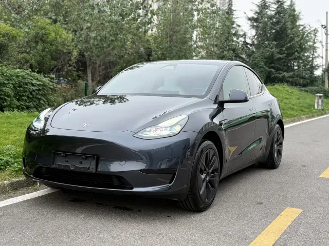Фотография автомобиля — Tesla Model Y