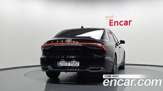 Hyundai Grandeur Новый Grandeur IG — Фото автомобиля 4