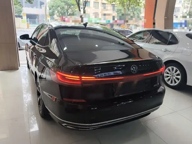 Volkswagen Passat — Фото автомобиля 4