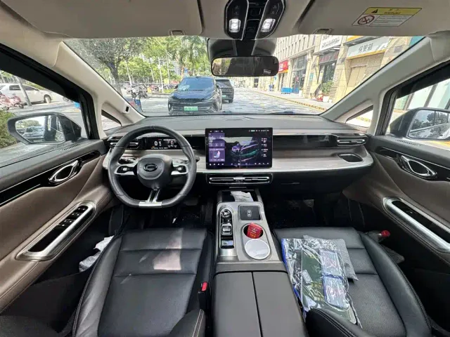 GAC Trumpchi E8 — Фото автомобиля 6