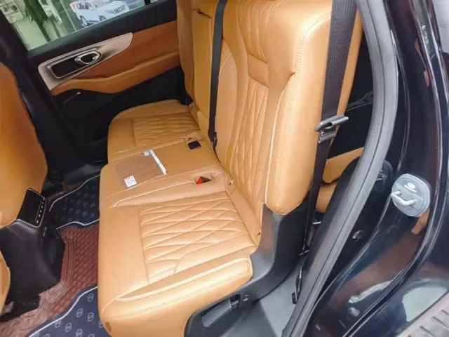GAC Trumpchi GS8 — Фото автомобиля 16