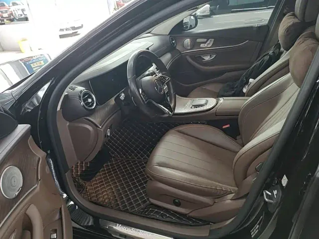 Mercedes-Benz E-Class — Фото автомобиля 14