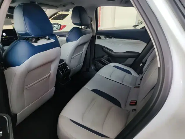 Geely Xingrui — Фото автомобиля 16