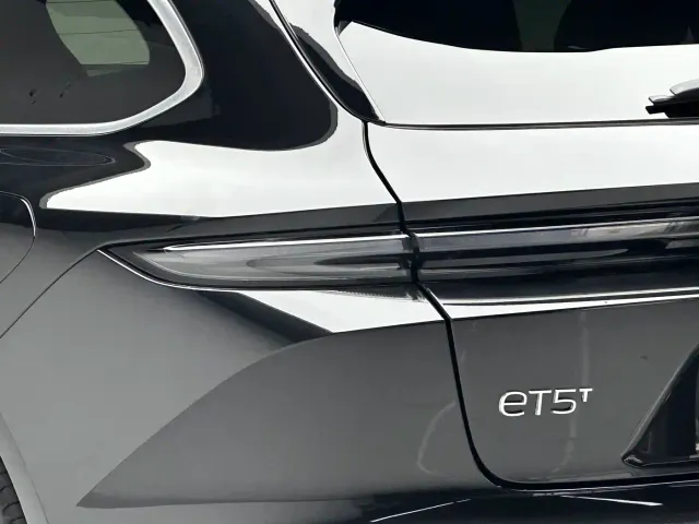Nio ET5 Touring — Фото автомобиля 16