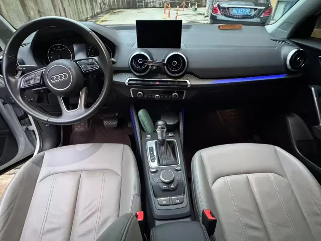 Audi Q2L — Фото автомобиля 9