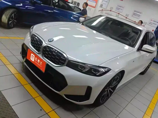 Фотография автомобиля — BMW 3 Series
