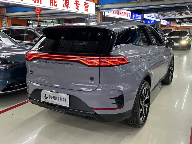 BYD Tang — Фото автомобиля 6