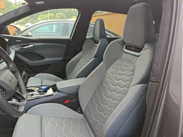 Audi Q6L e-tron — Фото автомобиля 14