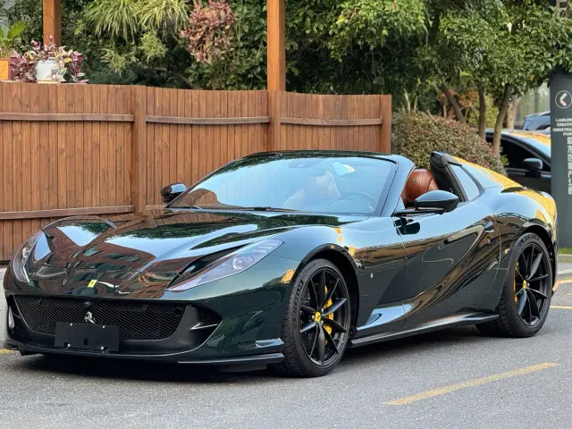 Фотография автомобиля — Ferrari 812