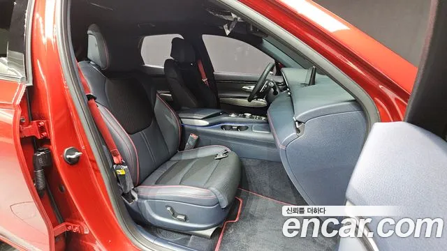 Genesis GV70 — Фото автомобиля 16