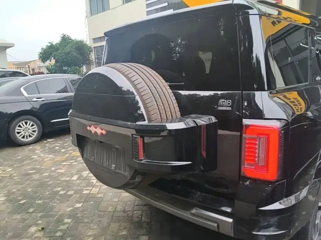 BYD FangChengBao Leopard 8 — Фото автомобиля 5