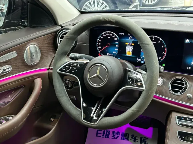 Mercedes-Benz E-Class — Фото автомобиля 13