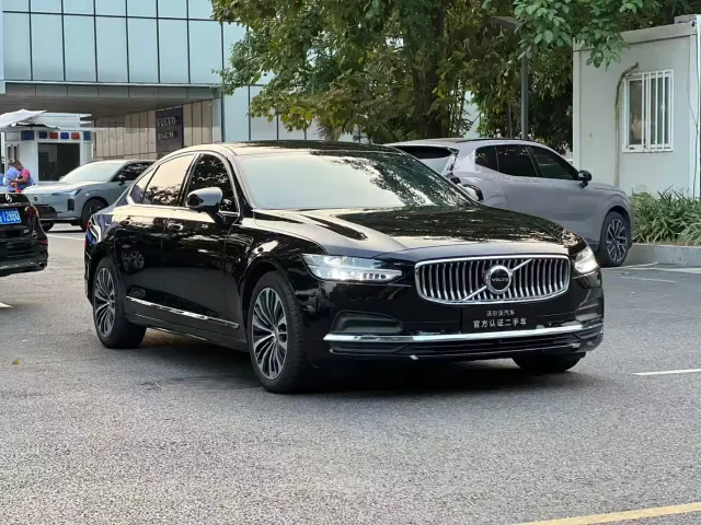 Volvo S90 — Фото автомобиля 3