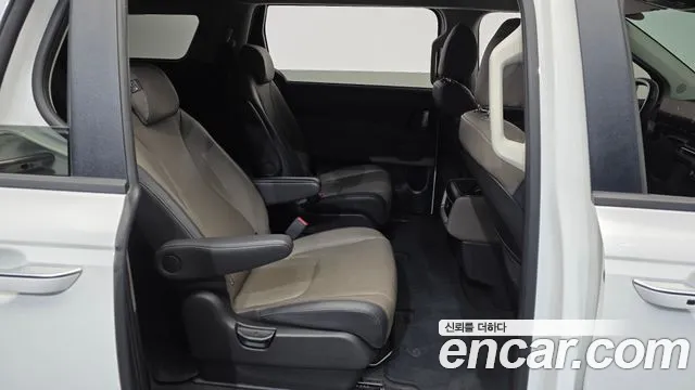 Kia Carnival Generation 4 — Фото автомобиля 18