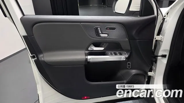 Mercedes-Benz EQB X243 — Фото автомобиля 13