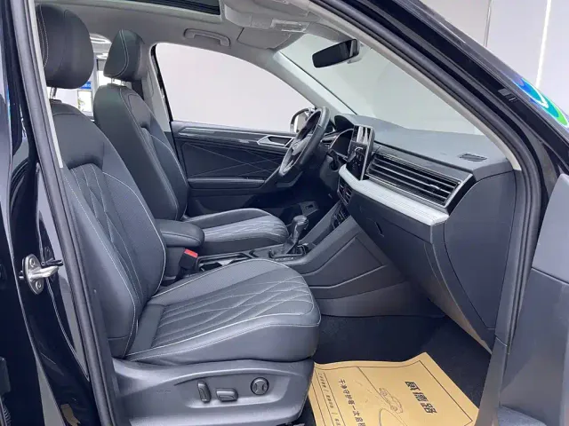 Volkswagen Tiguan L — Фото автомобиля 18