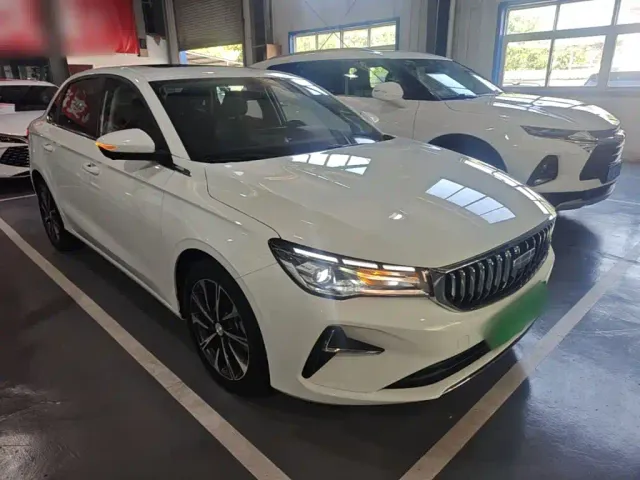 Geely Emgrand — Фото автомобиля 3