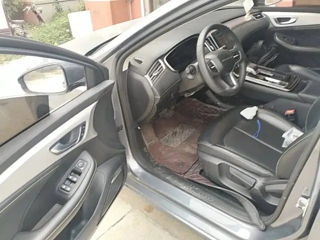 Roewe i6 MAX EV — Фото автомобиля 15