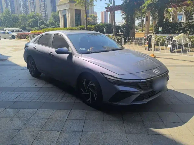 Hyundai Elantra — Фото автомобиля 3