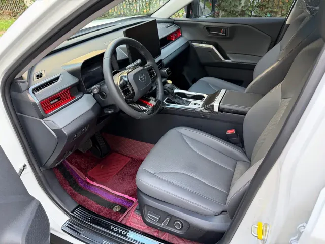 Toyota RAV4 — Фото автомобиля 13