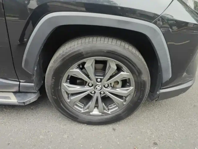 Toyota RAV4 — Фото автомобиля 6