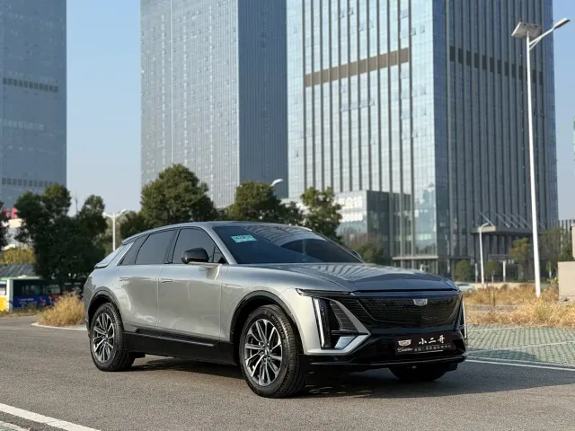 Cadillac Lyriq — Фото автомобиля 3