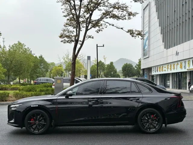 Hongqi H5 — Фото автомобиля 4