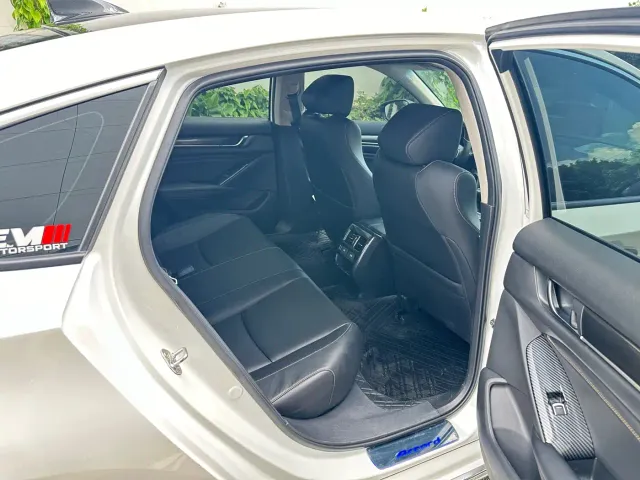Honda Accord — Фото автомобиля 8