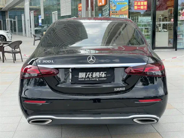 Mercedes-Benz E-Class — Фото автомобиля 5