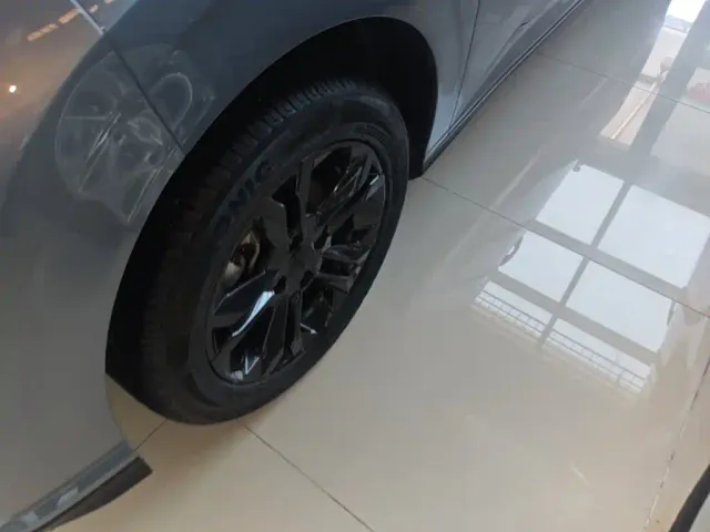 Dongfeng Yixuan — Фото автомобиля 22