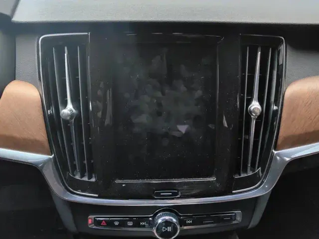 Volvo S90 — Фото автомобиля 13