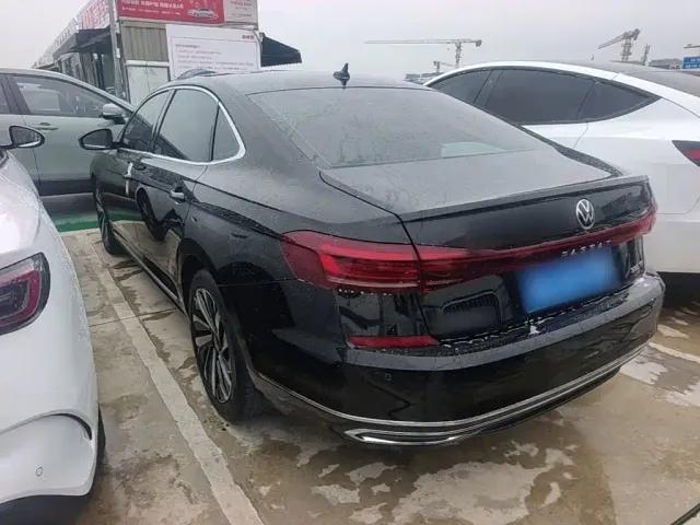 Volkswagen Passat — Фото автомобиля 4