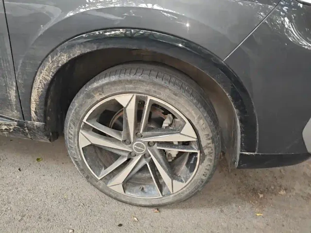 Roewe RX5 Max — Фото автомобиля 24
