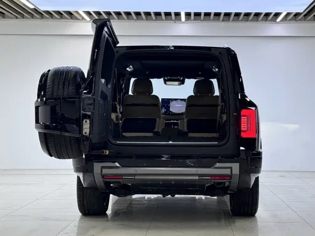 BYD FangChengBao Leopard 8 — Фото автомобиля 5