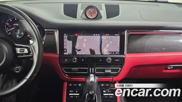 Porsche Macan — Фото автомобиля 14