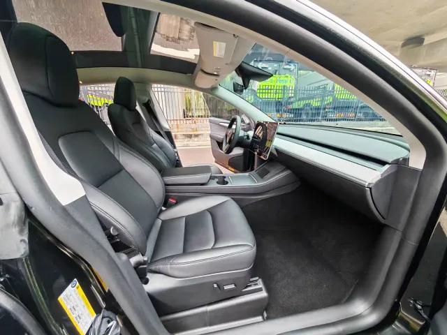 Tesla Model Y — Фото автомобиля 9
