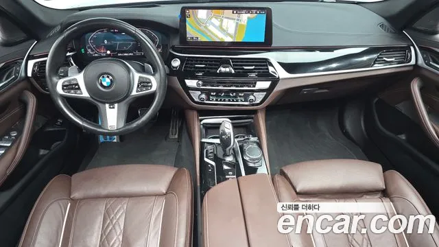 BMW 5 Series G30 — Фото автомобиля 10